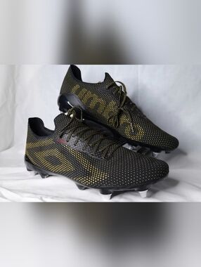 Umbro Men's Velocita Matrix Pro SG Soccer Cleat